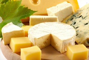 ニキビ　チーズ　効果的　ビタミンB2　ビタミンA　亜鉛