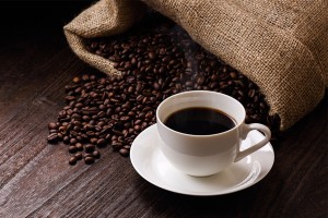 コーヒー　乾燥肌　原因　カフェイン　利尿作用