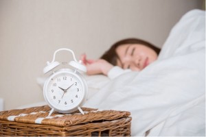 ニキビ　改善　睡眠　質の向上
