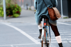 お尻　黒ずみ　自転車　原因　摩擦