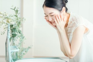 洗顔 適温 32度 ぬるま湯 皮脂